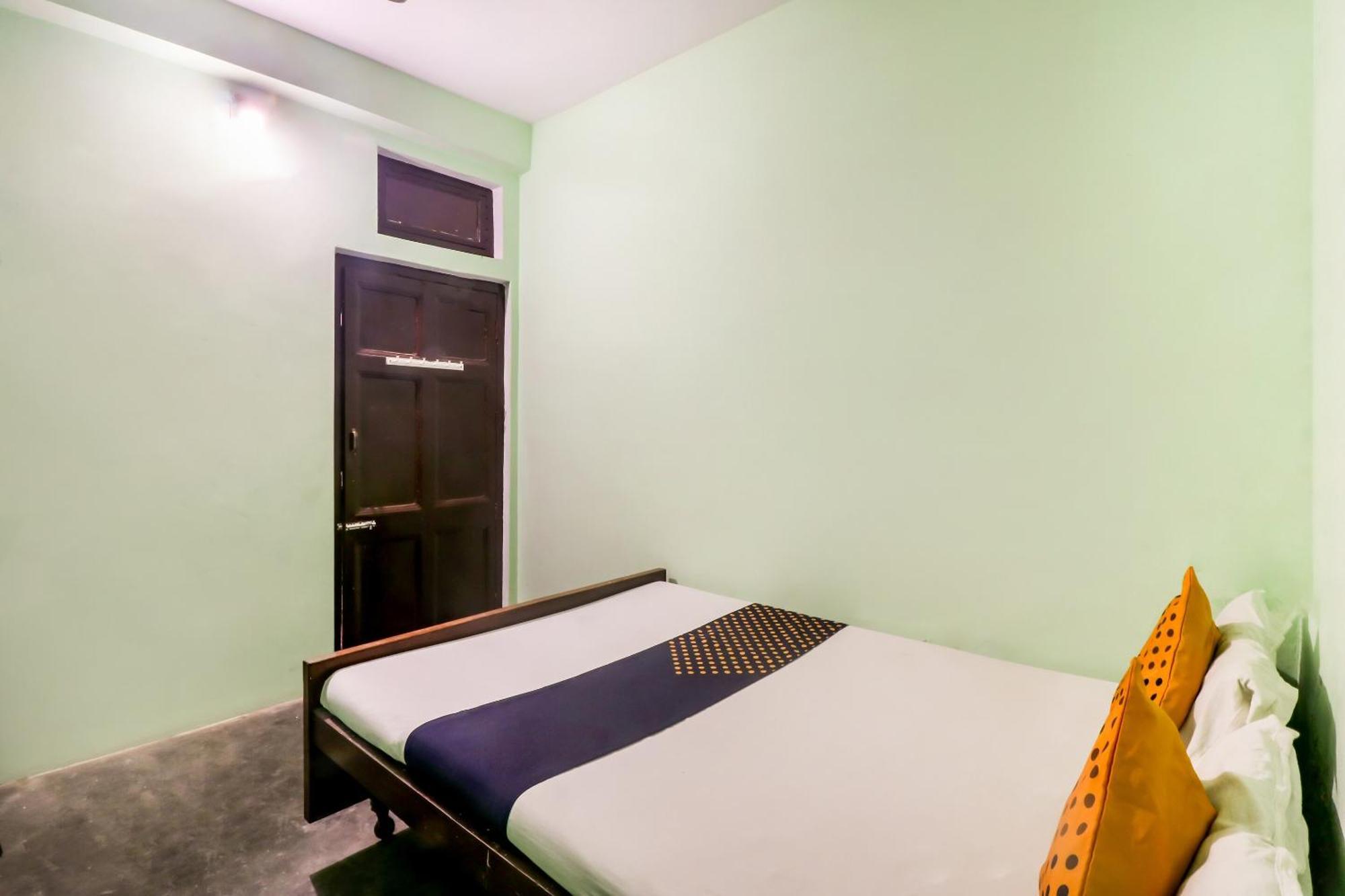 Spot On Mishra Guest House Váránaszi Kültér fotó